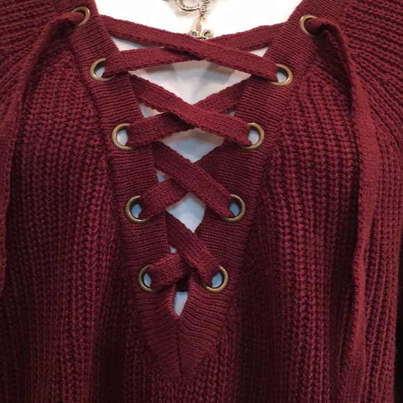 Pretty Maroon V Neck with Ties - Picture 11 of 11
